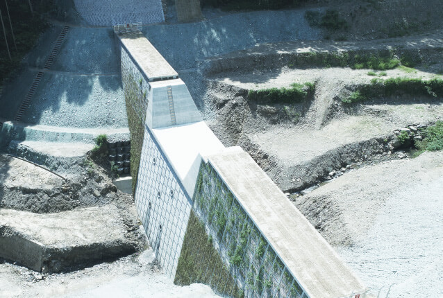 砂防堰堤(ダム)工事